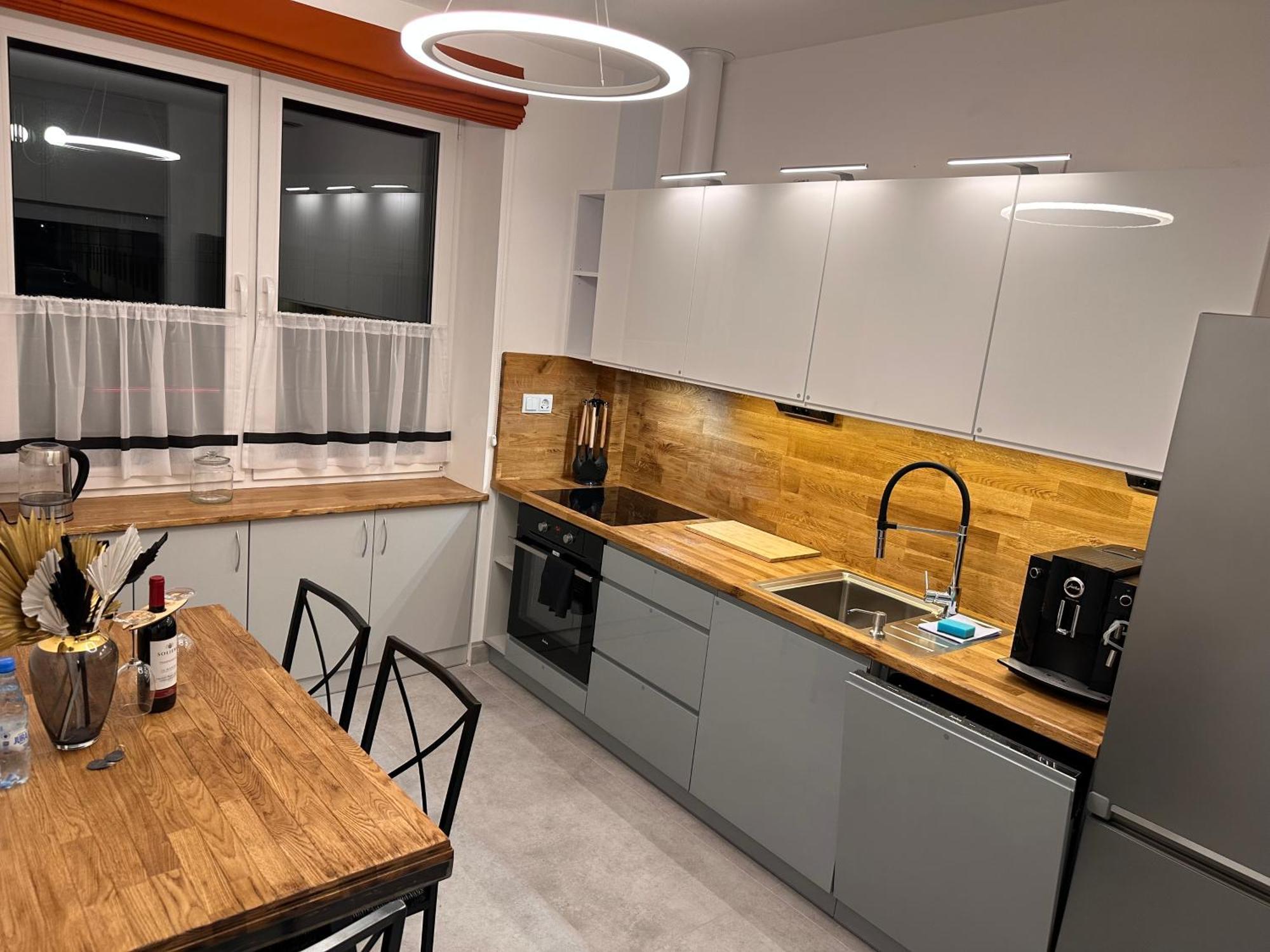 Aparthotel Zabrze, Apartament Agnieszka Ngoại thất bức ảnh